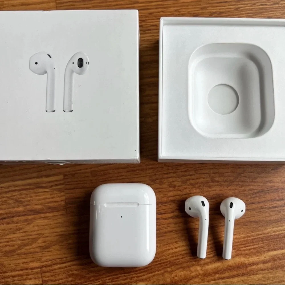 Apple Wireless Earbuds with Charging Case - White